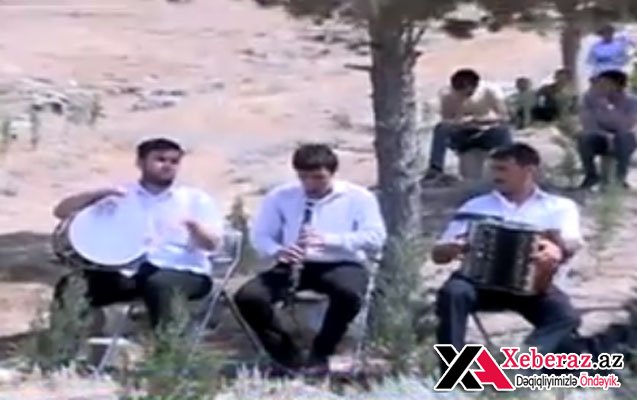 Abutalıbov villaları canlı musiqi ilə sökdürür- Video